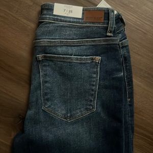 Judy Blue Marshall Mid Rise Cuffed Boyfriend 28/7